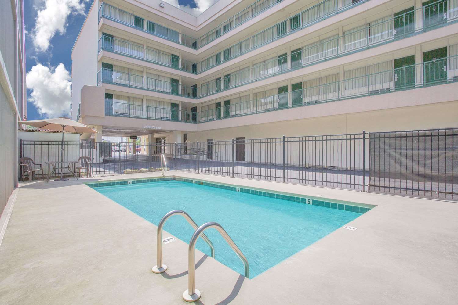 Days Inn By Wyndham Florence Downtown Luaran gambar